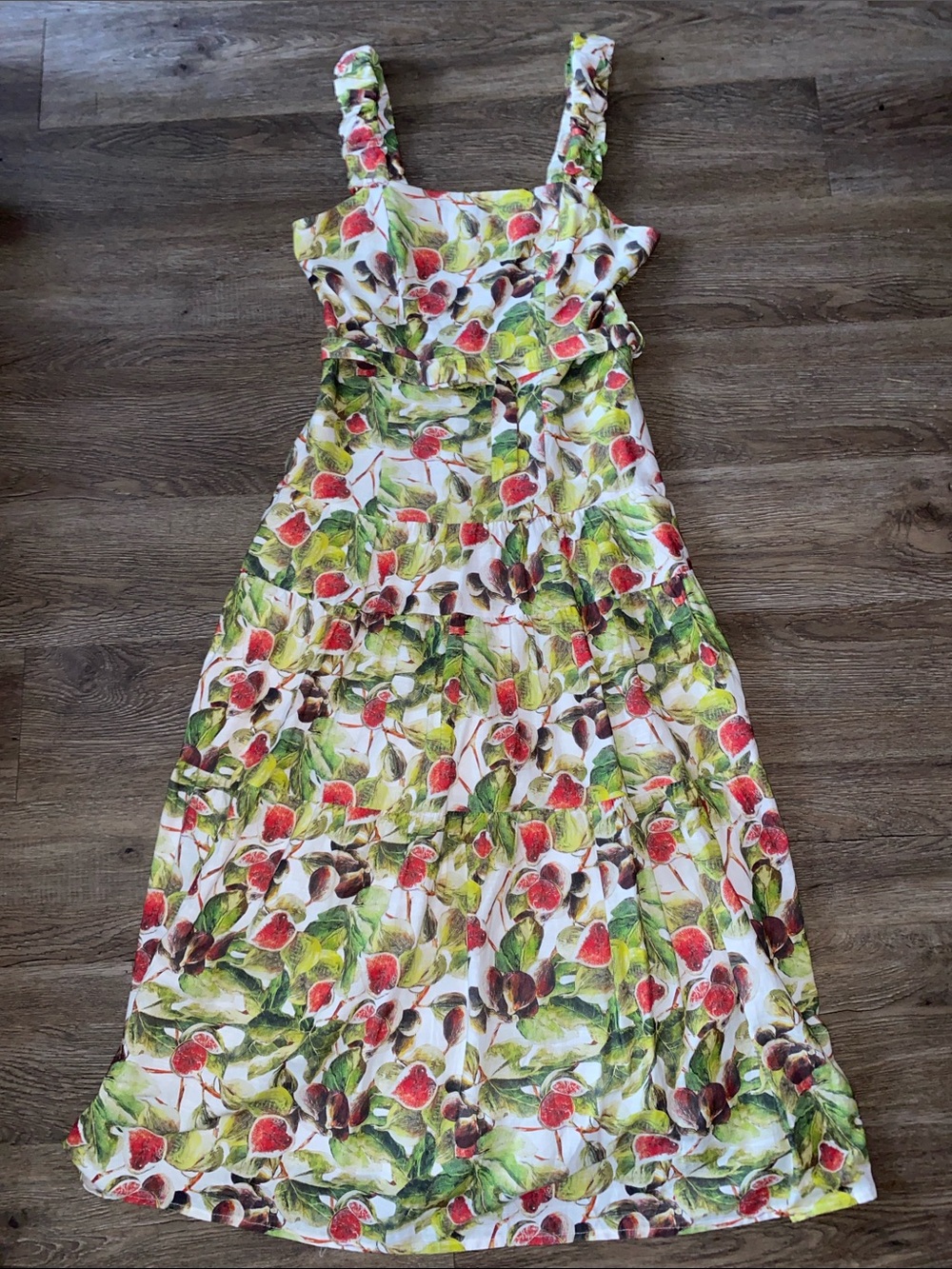 En Saison Fig & Leaf Print Maxi Dress in White, Green & Red